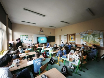 a0f4441f-bf36-4c61-b488-fef897a2edb9